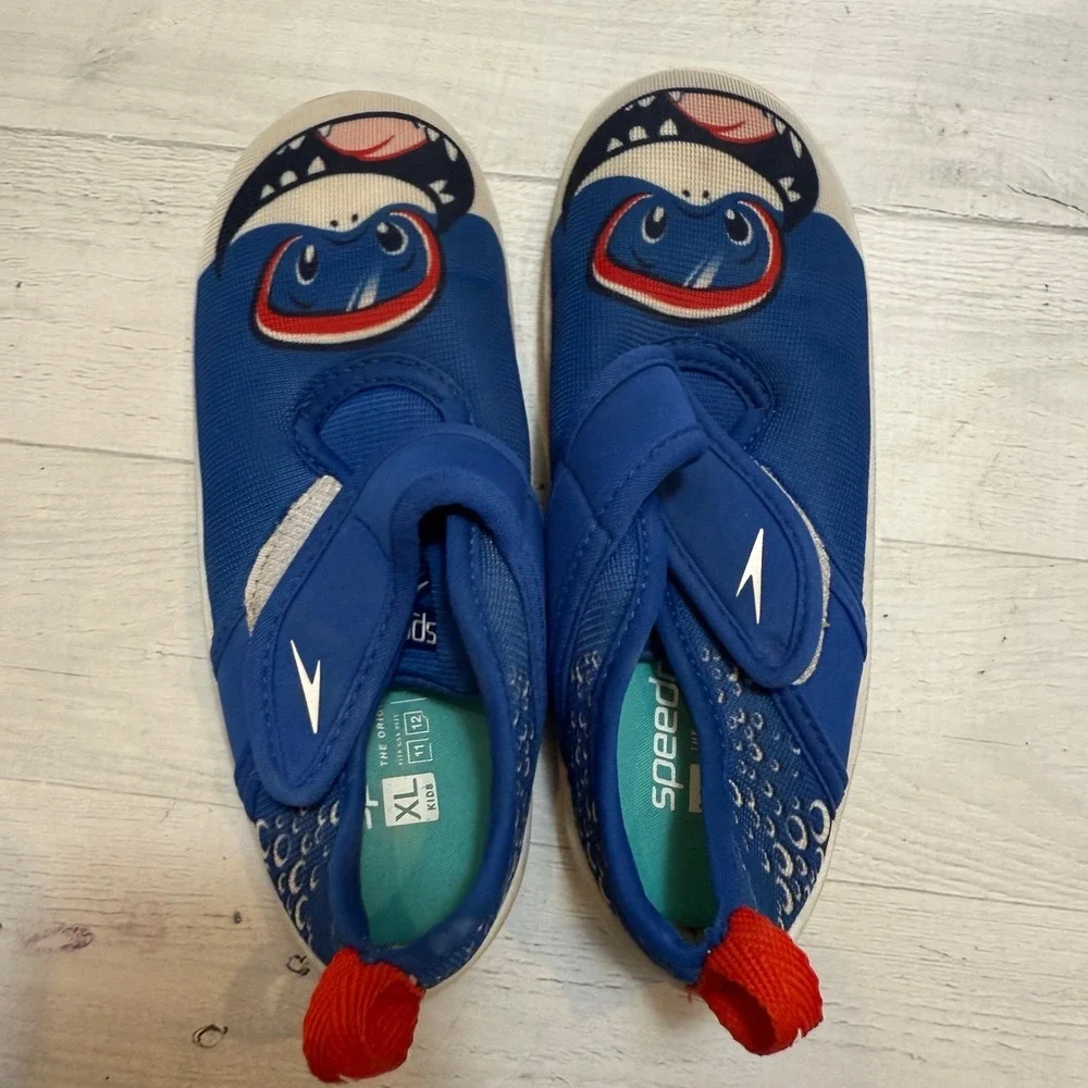 Speedo kids water shoes shark face‎ little kids size 11/12
